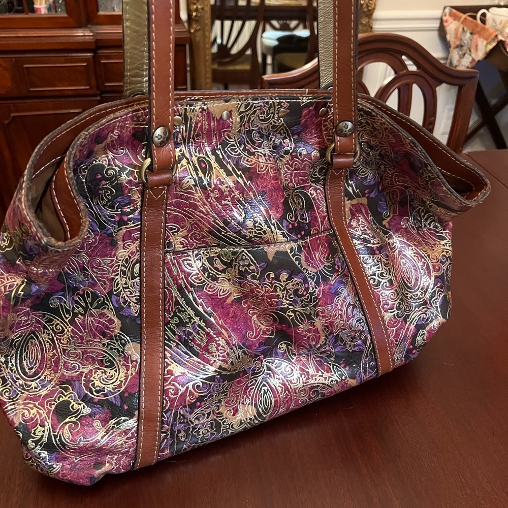 Patricia Nash Tote, cover bag with purse, gently worn like new